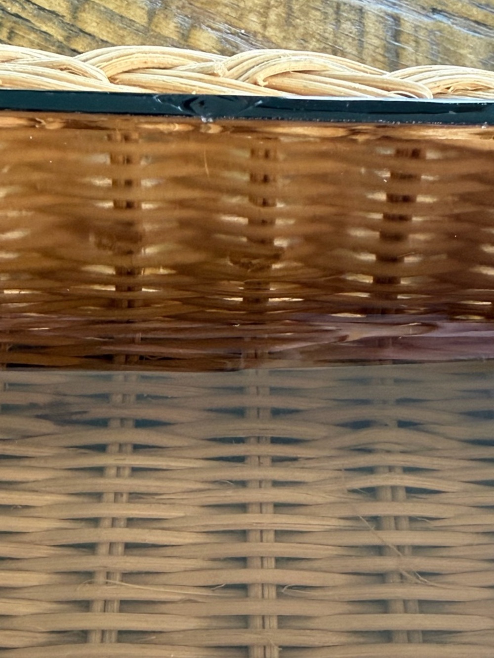 Vintage Pyrex 232 amber glass baking dish with Rattan Serving Tray - Picture 4 of 4